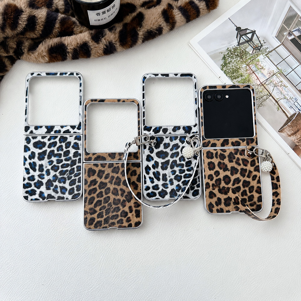 Men Accessories Pendant - Casing Ponsel Lipat Motif Macan Tutul