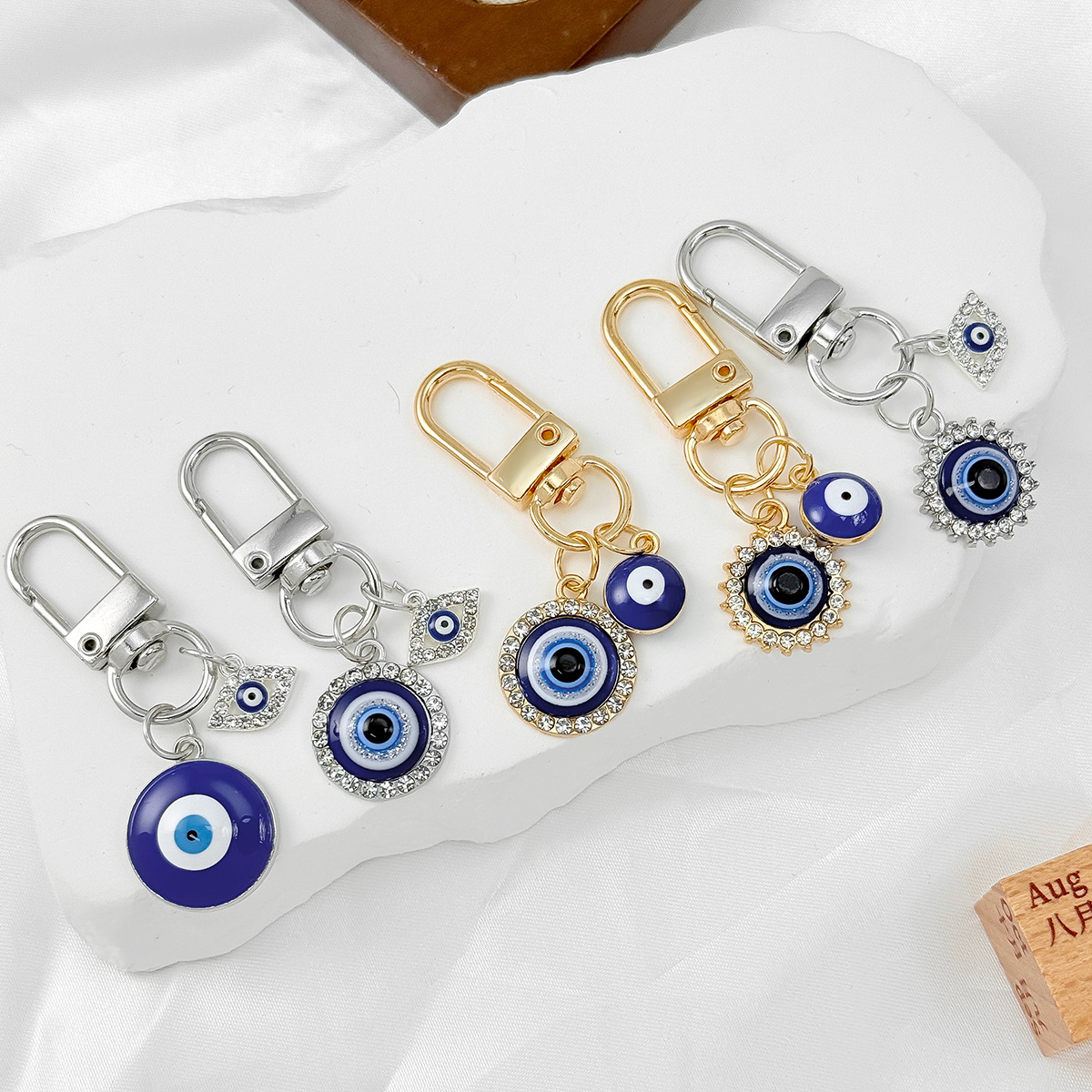 Gantungan Kunci Bulu Mata Meta - Men Accessories Evil Eye ulasan dan harga